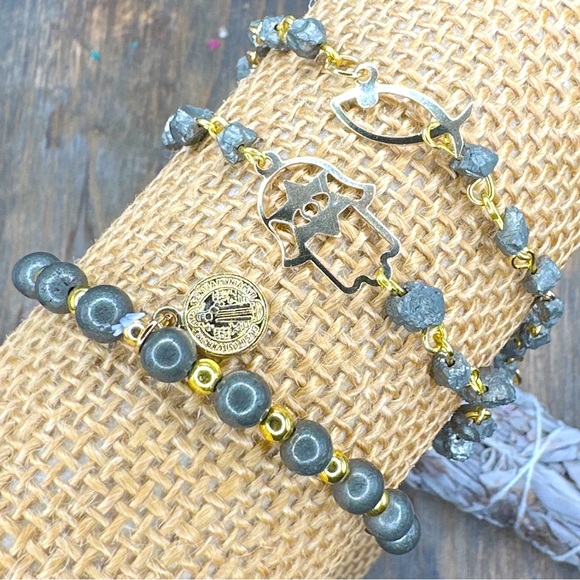 pyrite beaded bracelet /manifesting will power and clarity/ super dainty - Picture 2 of 7